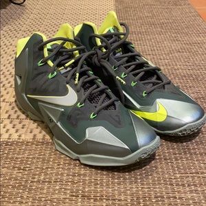 Nike Lebron 11